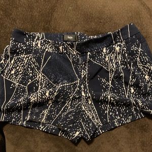 Blue and cream shorts with elastic waist